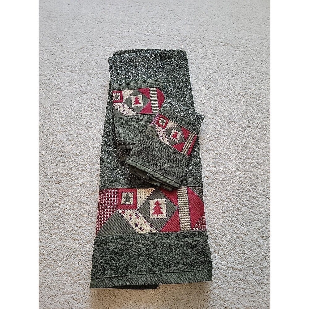 Santens Holiday Towel Set Green Christmas Tree Set Of 3 Reversible New